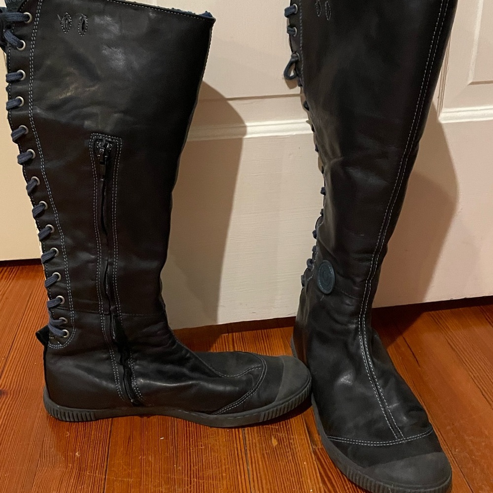 Navy boot
